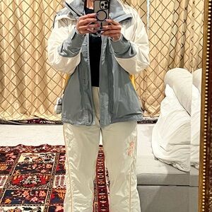 Women’s Ski & Snow Jacket — Gray and Ivory